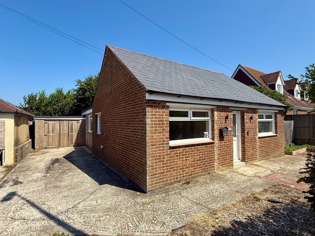 Lot: 158 - DETACHED BUNGALOW FOR REFURBISHMENT - Detached bungalow